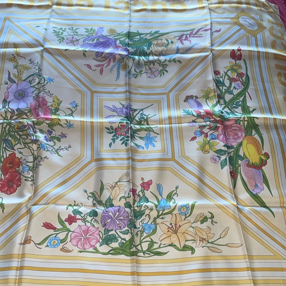 New Gucci floral silk scarf